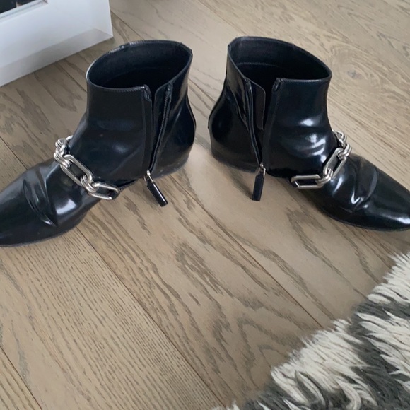 Michael Kors bootie. - Picture 7 of 9